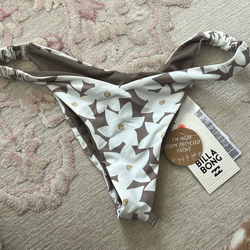 BILLABONG brand new bikini bottom size small